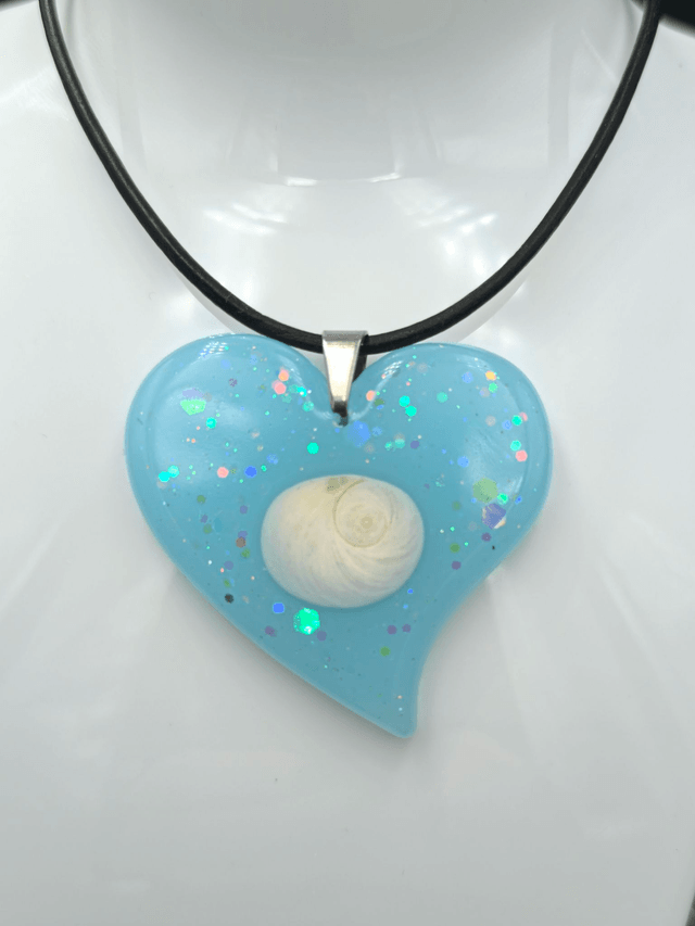 PEN-16 Pendentif gros cœur bleu clair irisé