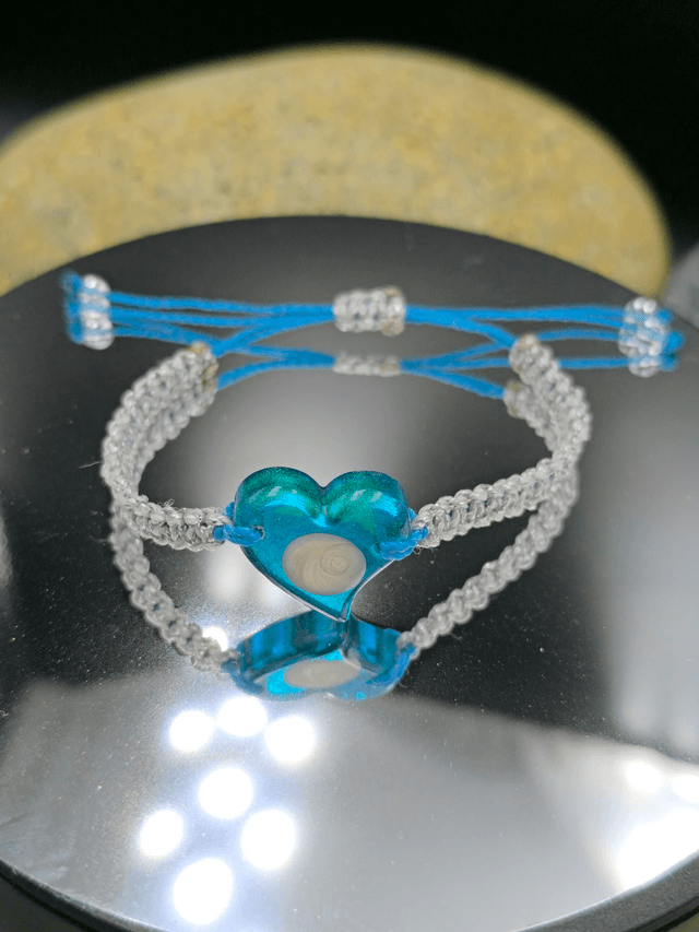 BCO 035 Cœur asymétrique irrisé bleu