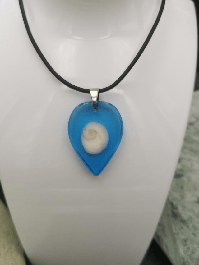PEN-012 Pendentif goutte bleu