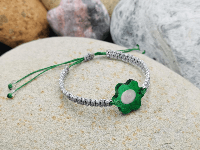 BCO-018 Bracelet petite fleur verte 